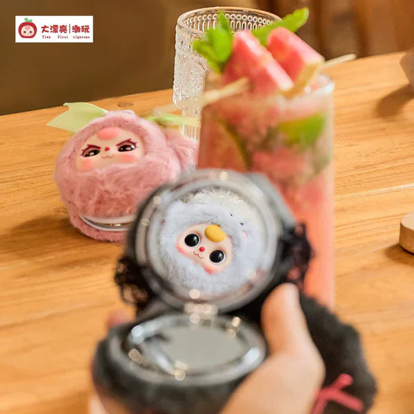 Baby Three ブラインドケースの化粧鏡シリーズです